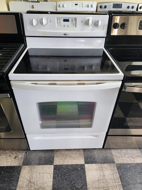 WHIRLPOOL FREESTANDING 30 INCH GLASS TOP ELECTRIC RANGE 4 BURNER 2 LARGE 2 SMALL SELF CLEANING OVEN WHITE LOCATED IN OUR PORTLAND OREGON APPLIANCE STORE SKU 19490