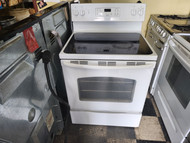 GE ELECTRIC 30 INCH FREESTANDING RANGE COIL BURNERS 2 LARGE 2 SMALL HI - LO OPTION MANUAL CLEAN OVEN WHITE LOCATED IN OUR PORTLAND OREGON APPLIANCE STORE SKU 19523