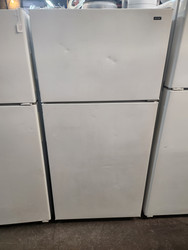 HOTPOINT REFRIGERATOR 14 CUBIC FOOT TOP FREEZER WIRE SHELVES 2 CRISPER DRAWERS COSMETIC ISSUES ON DOORS WHITE LOCATED IN OUR PORTLAND OREGON APPLIANCE STORE SKU 19543