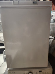 WOODS 5 CUBIC FOOT CHEST FREEZER MANUAL DEFROST WHITE LOCATED IN OUR PORTLAND OREGON APPLIANCE STORE SKU 19568