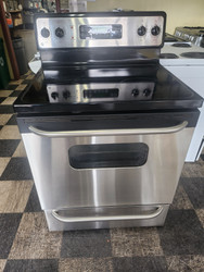 GE 30 INCH FREESTANDING SMOOTH TOP ELECTRIC RANGE 4 BURNERS SELF CLEANING OVEN HI- LO BROIL SETTING STAINLESS LOCATED IN OUR PORTLAND OREGON APPLIANCE STORE SKU 19581