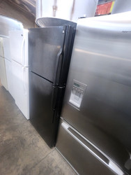 GE 18.0 cu. ft. Top-Freezer Refrigerator with 4 Glass Shelves, Gallon Door Storage, Dual Interior Lighting System, Upfront Temperature Controls and ADA Compliant: BLACK LOCATED IN OUR PORTLAND OREGON APPLIANCE STORE SKU 19601
