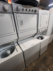 Whirlpool 27 Inch Electric Laundry Center with 2.5 cu. ft. Washer, 8 Wash Cycles, 5.9 cu. ft. Dryer, 6 Dry Cycles, Automatic Bleach and Fabric Softener Dispensers and Wrinkle Shield WHITE LOCATED IN OUR POTLAND OREGON APPLIANCE STORE SKU 19613