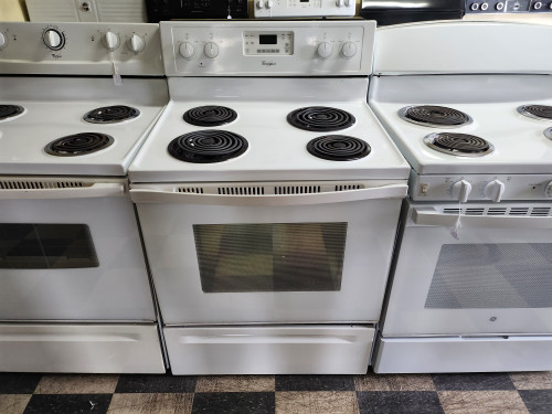 WHIRLPOOL 30 INCH FREESTANDING ELECTRIC RANGE COIL BURNERS 2 LARGE 2 SMALL KEEP WARM OPTION SELF CLEAN OVEN WHITE LOCATED IN OUR PORTLAND OREGON APPLIANCE STORE SKU 19641