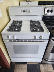 GE 30 INCH FREESTANDING 4 BURNER GAS RANGE SELF CLEANING OVEN WHITE LOCATED IN OUR PORTLAND OREGON APPLIANCE STORE SKU 19589