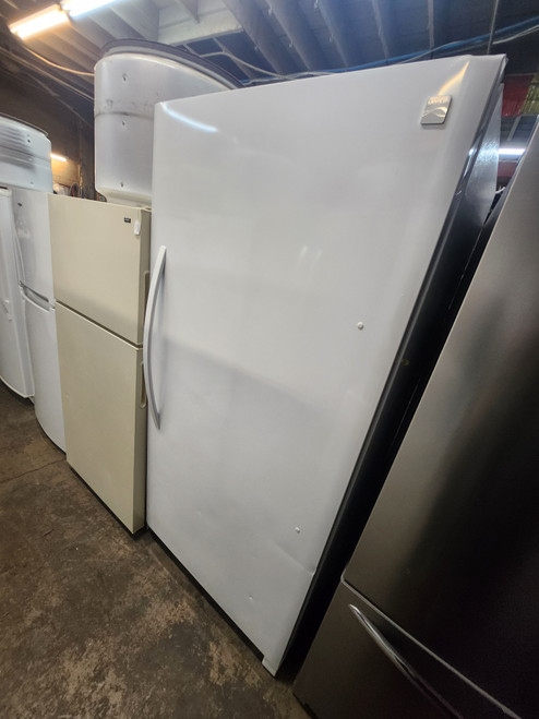 KENMORE 20 cu ft capacity Upright Freezer Automatic defrost Glass Shelves Pull Out Bins 6 Door Shelves White LOCATED IN OUR PORTLAND OREGON APPLIANCE STORE SKU 19700
