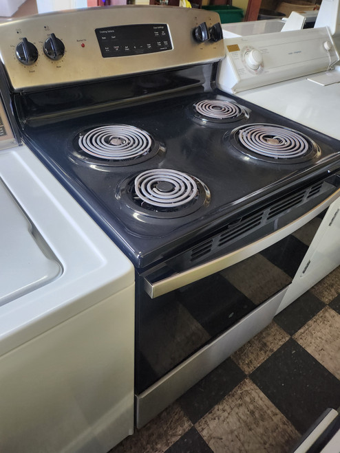 GE 30 INCH FREESTANDING ELECTRIC RANGE COIL BURNERS 2 LARGE 2 SMALL HI LO BROIL SETTING SELF CLEANING OVEN BLACK AND STAINLESS LOCATED IN OUR PORTLAND OREGON APPLIANCE STORE SKU 19847