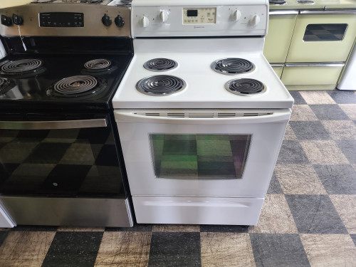 WHIRLPOOL 30 INCH FREESTANDING ELECTRIC RANGE COIL BURNERS 2 LARGE 2 SMALL CUSTOM BROIL SETTING SELF CLEANING OVEN STORAGE DRAWER WHITE LOCATED IN OUR PORTLAND OREGON APPLIANCE STORE SKU 19849