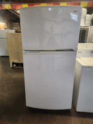 KENMORE ELITE 19 CUBIC FOOT REFRIGERATOR TOP FREEZER 4 SPLIT ADJUSTABLE GLASS SHELVES 2 CRISPER DRAWERS 1 DELI DRAWER SLIDE OUT FREEZER TRAY WHITE LOCATED IN OUR PORTLAND OREGON APPLIANCE STORE SKU 19862