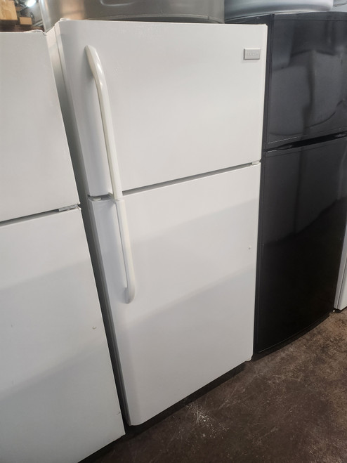 FRIGIDAIRE 18 CUBIC FOOT REFRIGERATOR GLASS SHELVES 2 CRISPER DRAWERS 1 MEAT-DELI DRAWER UP FRONT CONTROLS WIRE DHELF IN FREEZER WHITE LOCATED IN OUR PORTLAND OREGON APPLIANCE STORE SKU 19865