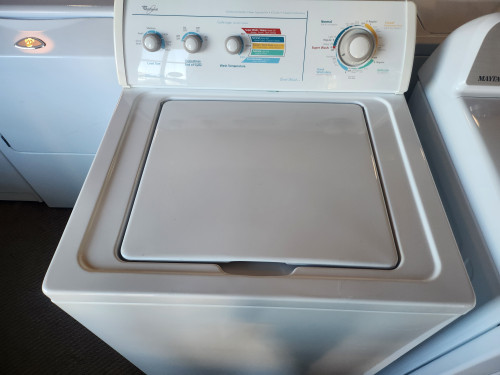 WHIRLPOOL COMMERCIAL QUALITY SUPER CAPACITY PLUS 8 CYCLE TOP LOAD WASHER WITH 5 SPEED COMBINATIONS 5 WATER LEVELS 3 TEMPERATURE WHITE LOCATED IN OUR PORTLAND OREGON APPLIANCE STORE SKU 19892