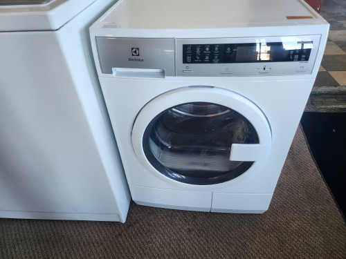 Electrolux 24 Inch Ventless Electric Dryer Fast Dry, My Favorite Cycle, Reverse Tumble, Stainless Steel Tub, Interior Lighting 7 Cycles and 4.0 cu. ft. Capacity: White LOCATED IN OUR PORTLAND OREGON APPLIANCE STORE SKU 19905