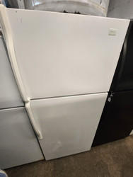 WHIRLPOOL 16 CUBIC FOOT REFRIGERATOR TOP FREEZER 2 ADJUSTABLE WIRE SHELVES 1 LARGE CRISPER DRAWER WHITE LOCATED IN OUR PORTLAND OREGON APPLIANCE STORE SKU 19918