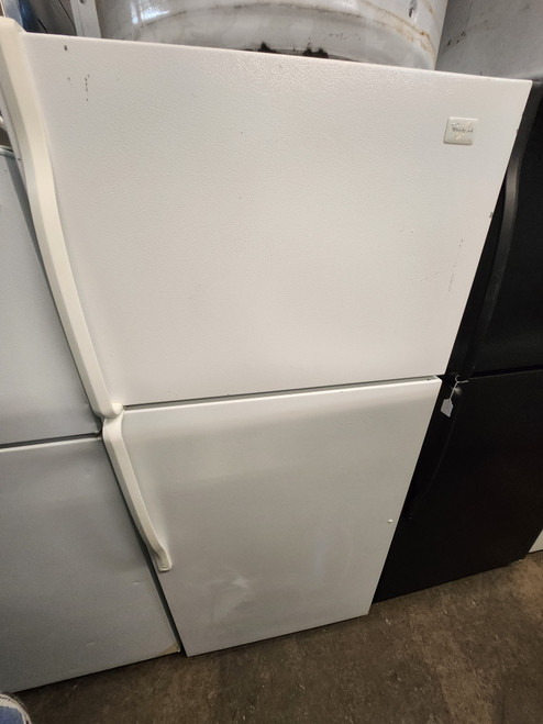 WHIRLPOOL 16 CUBIC FOOT REFRIGERATOR TOP FREEZER 2 ADJUSTABLE WIRE SHELVES 1 LARGE CRISPER DRAWER WHITE LOCATED IN OUR PORTLAND OREGON APPLIANCE STORE SKU 19918