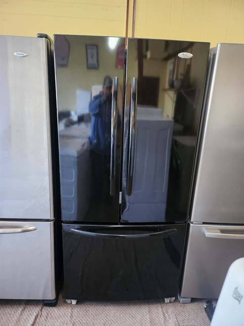 Whirlpool Gold 22 cu. ft. French Door Refrigerator with 4 Adjustable Spill Proof Shelves, Humidity-Controlled Crispers, Accu-Chill Temperature Management System, Adaptive Defrost and Factory Installed Ice Maker: Black SKU 19930