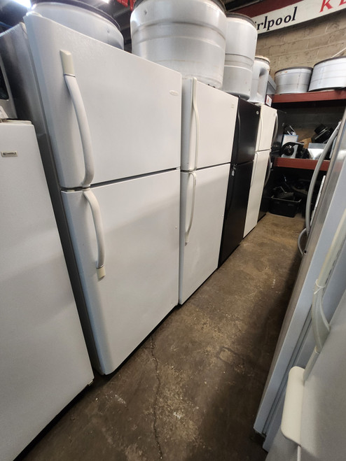 FRIGIDAIRE 18 CUBIC FOOT REFRIGERATOR TOP FREEZER 2 FULL WIDTH GLASS SHELVES 1 DELI DRAWER 2 CRISPER DRAWERS WHITE LOCATED IN OUR PORTLAND OREGON APPLIANCE STORE SKU 19943