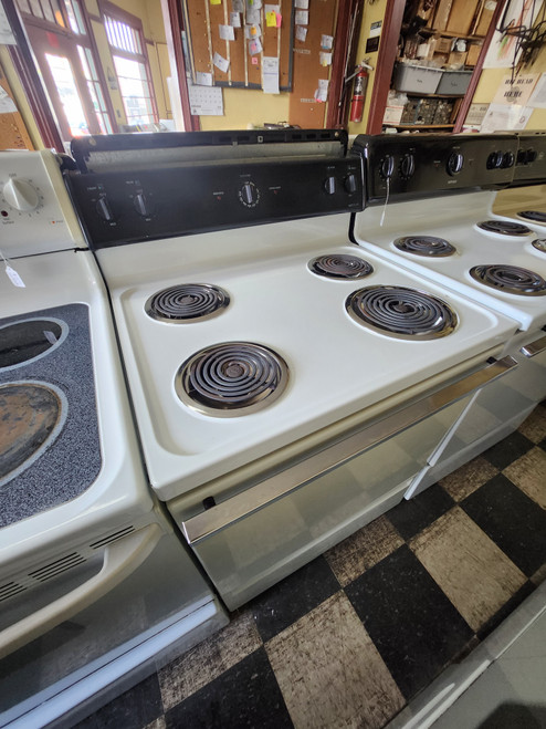 HOTPOINT 30 FREESTANDING ELECTRIC RANGE COIL BURNERS 3 SMALL 1 LARGE MANUAL CLEAN OVEN WHITE LOCATED IN OUR PORTLAND OREGON APPLIANCE STORE SKU 19979