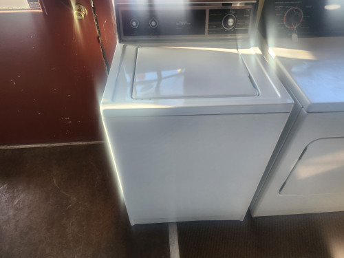KENMORE HEAVY DUTY TOP LOAD WASHER 8 TEMPERATURE OPTION 3 AUTO 5 MANUAL SETTINGS VARIABLE WATER LEVEL SETTINGS WHITE LOCATED IN OUR PORTLAND OREGON APPLIANCE STORE SKU 20028
