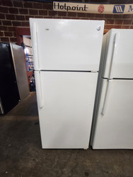 GE 28 Inch Top Freezer Refrigerator with 17.5 Cu. Ft. Capacity, Reversible Hinges, Gallon Door Shelves, Adjustable Glass Shelves, Frost Free and Star-K Certified: White LOCATED IN OUR PORTLAND OREGON APPLIANCE STORE SKU 20061