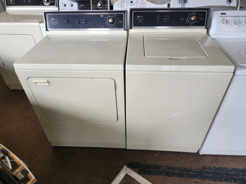 MAYTAG DEPENDABLE CARE TOP LOAD WASHER AND DRYER SET 10 WASH SETTINGS 3 LEVEL 3 TEMPERATURE DRYER 4 CYCLE DRY 2 AUTO 1 TIMED PLUS AIR DRY 2 TEMPERATURE ALMOND LOCATED IN OUR PORTLAND OREGON APPLIANCE STORE SKU 20068