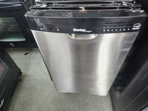 DANBY  18 INCH Dishwasher Capacity 8 Place Settings Control 7 Wash Cycles Type Digital and Knobs Adjustable Upper Rack Dry Heated & Vented Stainless-Steel Interior STAINLESS FRONT LOCATED IN OUR PORTLAND OREGON APPLIANCE STORE SKU 20086