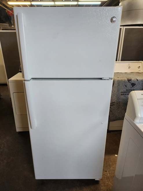 GE GTE16DTHWW 28 Inch Top-Freezer Refrigerator with 15.5 cu. ft. Capacity, 2 Adjustable Wire Shelves, Gallon Door Storage, Adjustable Wire-Z Shelf, Upfront Temperature Controls, Optional Ice Maker, ADA Compliant and Energy Star Rated: White