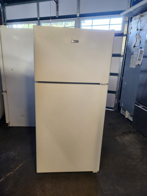 Hotpoint 28 Inch Top-Freezer Refrigerator with 3 Fresh Food Shelves, Dairy Compartment, Reversible Hinges, Gallon Door Storage Never Clean Condenser: White, Right Hinge Door Swing WHITE LOCATED IN OUR PORTLAND OREGON APPLIANCE STORE SKU 21011