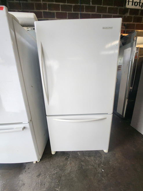 KITCHENAID 20 CUBIC FOOT BOTTOM FREEZER COUNTER DEPTH INTER WATER DISPENSER ICE MAKER 4 SPLIT ADJUSTABLE GLASS SHELVES 2 CRISPER DRAWER LARGE PANTRY DRAWER WHITE LOCATED IN OUR PORTLAND OREGON APPLIANCE STORE SKU 21040