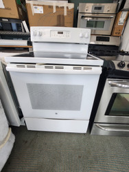 GE 30 INCH FREESTANDNG 4 BURNER GLASS TOP ELECTRIC RANGE 2 LARGE DUAL 2 SMALL SELF CLEANING OVEN HI LO BROIL SETTING STORAGE DRAWER WHITE LOCATED IN OUR PORTLAND OREGON APPLIANCE STORE SKU 21057
