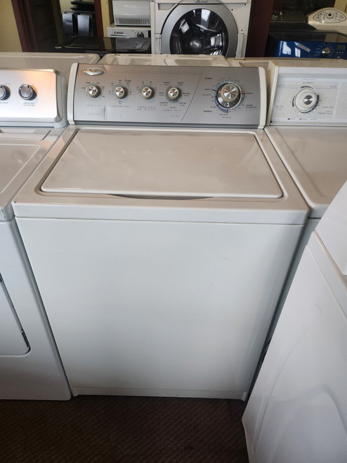 WHIRLPOOL COMMERCIAL QUALITY SUPER CAPACITY PLUS TOP LOAD WASHER 21 CYCLE 3 SPEED MOTOR 5 TEMPERATURE SETTINGS 3 MANUAL 2 AUTO 2ND RINSE SMALL DENT ON TOP OF PANEL OPTION WHITE LOCATED IN OUR PORTLAND OREGON APPLIANCE STORE SKU 21059