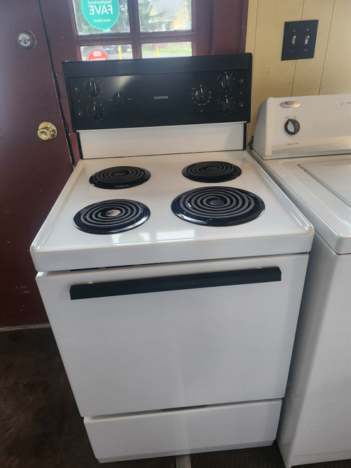 TAPPAN 24 INCH FREESTANDING ELECTRIC RANGE MANUAL CLEAN OVEN COIL BURNERS 1 LARGE 3 SMALL WHITE LOCATED IN OUR PORTLAND OREGON APPLIANCE STORE SKU 21067