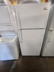 Frigidaire 18. 2 cu. ft. Top Freezer Refrigerator with 2 Space Wise Adjustable Glass Shelves, 2 Humidity Controlled Crisper Drawers, Cool Zone Drawer, Clear Deli/Meat Drawer White LOCATED IN OUR PORTLAND OREGON APPLIANCE STORE SKU 21076