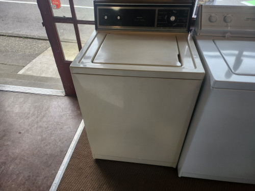 KENMORE HEAVY DUTY TOP LOAD WASHER 3 WATER LEVELS 3 TEMPERATURE 3 CYCLE PLUS PRE WASH OPTION ALMOND LOCATED IN OUR PORTLAND OREGON APPLIANCE STORE SKU 21086