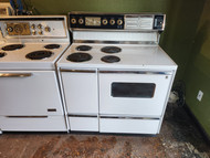 GE VINTAGE 40 INCH FREESTANDING HIGH BACK DOUBLE OVEN 4 BURNER 2 LARGE 2 SMALL PUSH BUTTON SWITCH 2 STORAGE DRAWERS WHITE LOCATED IN OUR PORTLAND OREGON APPLIANCE STORE SKU 21091