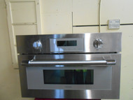 Thermador Professional Series MC30WP 30 Inch Single Speed Electric Wall Oven with 1.6 cu. ft. Capacity, 1000 Watts, 36 Cook Smart® Auto Programs, 10 Power Levels, True Convection, and Sensor Cooking DISPLAY MODEL SKU 21092