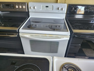 FRIGIDAIRE 30 INCH FREESTANDING ELECTRIC GLASS TOP 4 RANGE SELF CLEANING OVEN STORAGE DRAWER WHITE LOCATED IN OUR PORTLAND OREGON APPLIANCE STORE SKU 22000