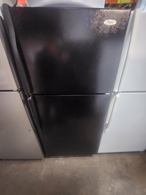 WHIRLPOOL 18 CUBIC FOOT REFRIGERATOR TOP FREEZER ADJUSTABLE WIRE SHELVES 2 CRISPER DRAWERS 1 DELI DRAWER FULL WIDTH SHELF IN FREEZER BLACK LOCATED IN OUR PORTLAND OREGON APPLIANCE STORE SKU 22033