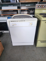 KENMORE 24 INCH BUILT IN UNDER THE COUNTER DISHWASHER HEATED PRESOAK SETTING LIGHT WASH OPTION HEATED DRY WHITE LOCATED IN OUR PORTLAND OREGON APPLIANCE STORE SKU 22041