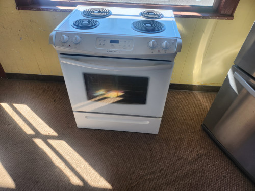 FRIGIDAIRE 30 INCH SLIDE-IN ELECTRIC RANGE COIL BURNERS SELF CLEANING OVEN STORAGE DRAWER WHITE LOCATED IN OUR PORTLAND OREGON APPLIANCE STORE SKU 22076
