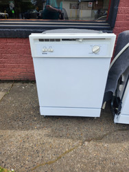 KENMORE 24 INCH BUILT IN DISHWASHER 2 CYCLE WITH HEATED PRESOAK PLUS RINSE AND HOLD PLATE WARMER OPTION HEATED DRY WHITE LOCATED IN OUR PORTLAND OREGON APPLIANCE STORE SKU 22080