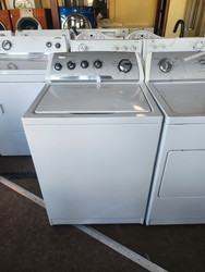 WHIRLPOOL KING TOP LOAD WASHER PREWASH PLUS SOAK CYCLE EXTRA RINSE 3 WATER LEVELS 4 TEMPERATURE WHITE LOCATED IN OUR PORTLAND OREGON APPLIANCE STORE SKU 23010