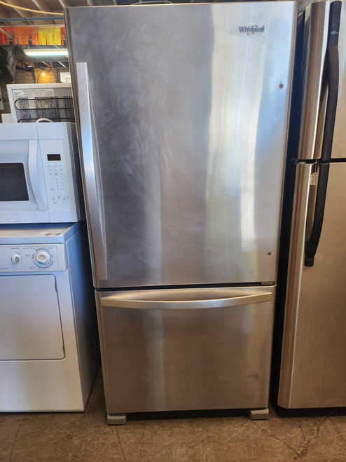 Whirlpool 30 Inch Freestanding Bottom-Freezer Refrigerator with 18.7 cu. ft. Capacity, 5 Spill Guard™ Shelves, Gallon Door Bin, Fresh Flow™ Preserver, Auto Icemaker, and ENERGY STAR Monochromatic Stainless Steel SKU 23044