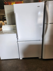 Amana ABB1921BRW 18.7 cu. ft. Bottom Freezer Refrigerator with 3 Glass Shelves, 2 Produce Drawers, 4 Door Bins, Diary Compartment, Wire Freezer Shelf and Wire Freezer Basket: White LOCATED IN OUR PORTLAND OREGON APPLIANCE STORE SKU 23098