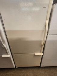 KENMORE 22 CUBIC FOOT REFRIGERATOR BOTTOM FREEZER 4 SPLIT GLASS SHELVES 1 DELI AND 2 CRISPER DRAWERS BISQUE LOCATED IN OUR PORTLAND OREGON APPLIANCE STORE SKU 23132
