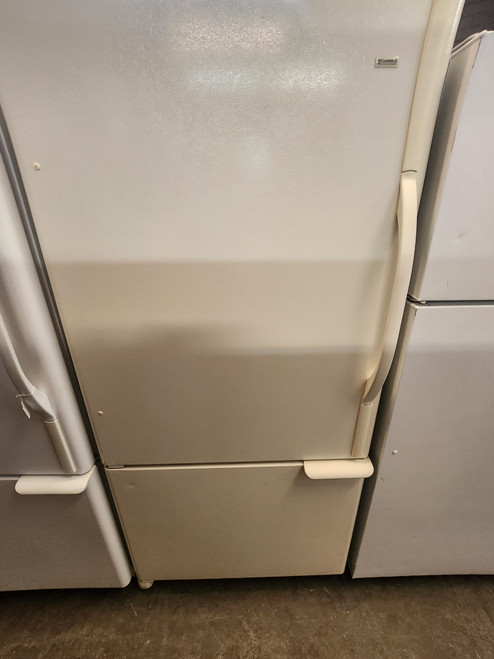 KENMORE 22 CUBIC FOOT REFRIGERATOR BOTTOM FREEZER 4 SPLIT GLASS SHELVES 1 DELI AND 2 CRISPER DRAWERS BISQUE LOCATED IN OUR PORTLAND OREGON APPLIANCE STORE SKU 23132