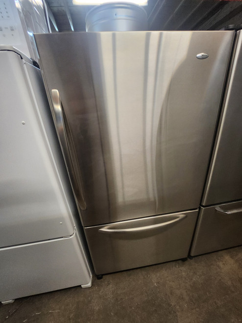 Amana Easy Reach Plus 20.3 cu. ft. Counter-Depth Bottom-Freezer Refrigerator with 4 Glass Shelves, Internal Water Dispenser, Chef's Pantry Drawer and Stainless-Style Designer Bar Handles: Stainless Steel/Right Hinge Door SKU 23139
