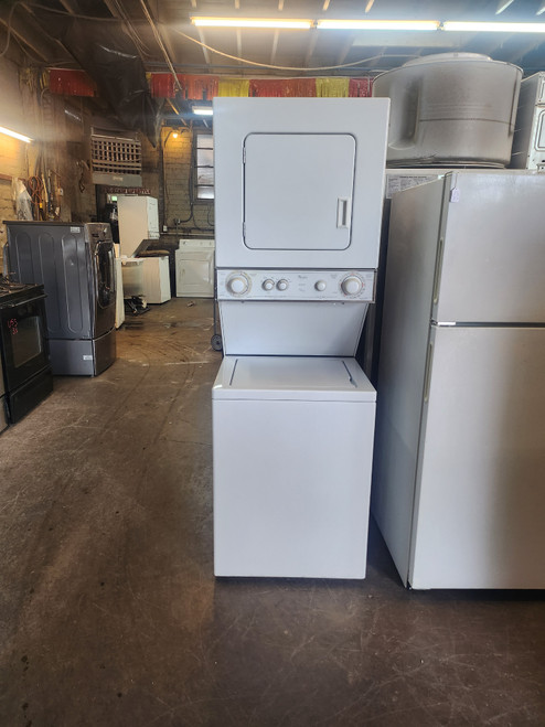 WHIRLPOOL THIN TWIN 24 INCH LAUNDRY CENTER M DRYER 4 CYCLE 2 AUTO 1 TIMED PLUS AIR DRY WASHER 8 CYCLE 4 WATER LEVELS 4 TEMPERATURE WHITE LOCATED IN OUR PORTLAND OREGON APPLIANCE STORE SKU 23146