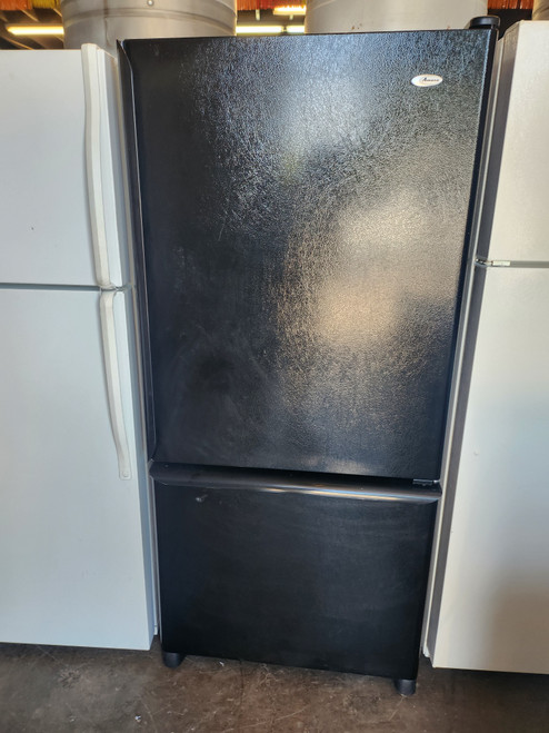 AMANA 19 CUBIC FOOT REFRIGERATOR BOTTOM FREEZER GLASS SHELVES LARGE DELI DRAWER 2 CRISPER PULL OPEN FREEZER DOOR BLACK LOCATED IN OUR PORTLAND OREGON APPLIANCE STORE SKU 23168