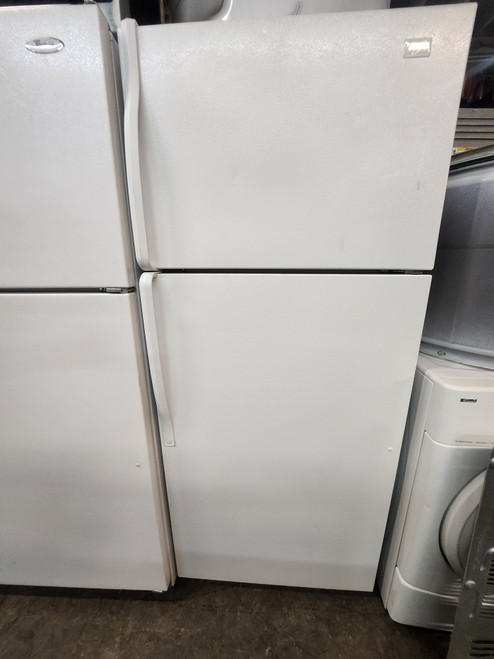 WHIRLPOOL 16 CUBIC FOOT REFRIGERATOR WIRE SHELVES 2 CRISPER DRAWERS GLASS COVER WIRE SHELF IN FREEZER WHITE LOCATED IN OUR PORTLAND OREGON APPLIANCE STORE SKU 23169