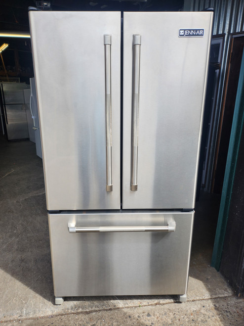 JENN-AIR 20 CUBIC FOOT COUNTER DEPTH REFRIGERATOR GLASS SHELVES 2 CRISPER DRAWERS 1 LARGE DELI INTERNAL WATER DISPENSER ICE MAKER STAINLESS LOCATED IN OUR PORTLAND OREGON APPLIANCE STORE SKU 23175